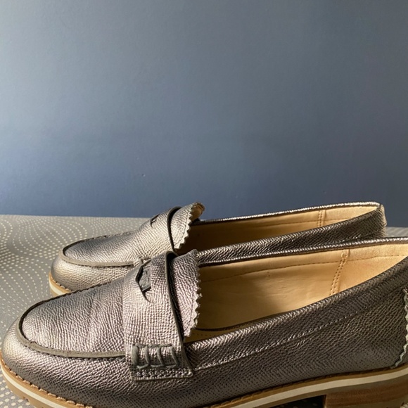 Shoes - Picture 2 of 3